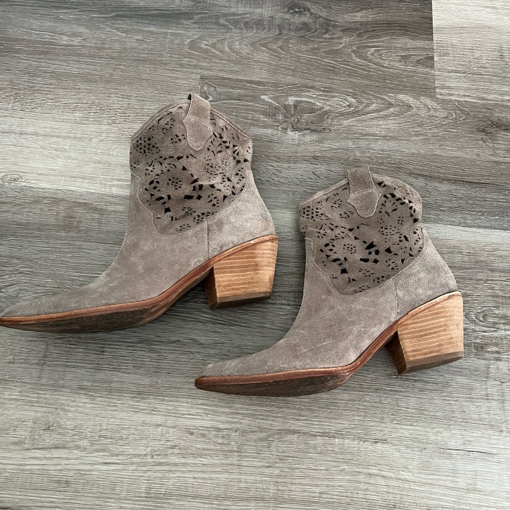 Donal J Pliner Seline cutout ankle leather suede boots tan pointed toe size 10 - Picture 2 of 11